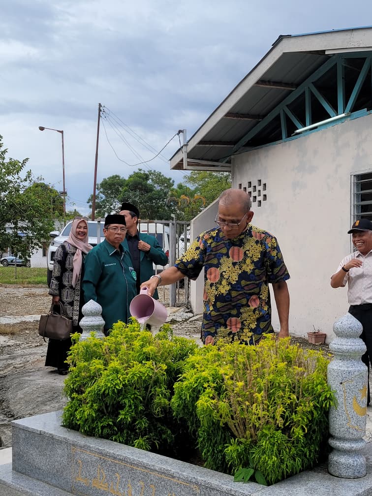 Sebelum Bertolak ke Jakarta, Ketua Umum Ziarah ke Makam Muballigh Al Washliyah di Sabah Malaysia 3 IMG 20250820 WA0078