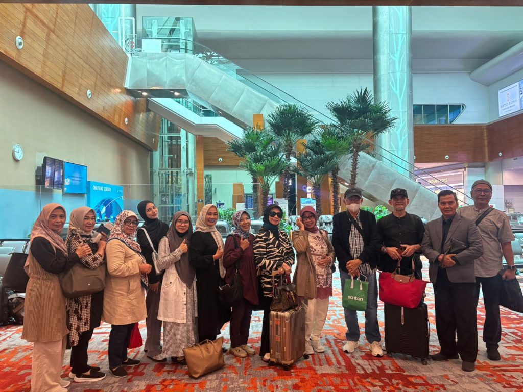 Ketua PPLN Brunei Sambut Kunjungan Ketum PB Al Washliyah di Bandara Brunei Darussalam 1 IMG 20250912 WA0039